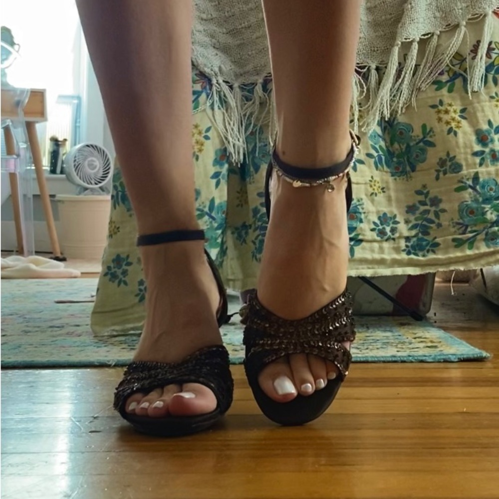 Mudd sandals